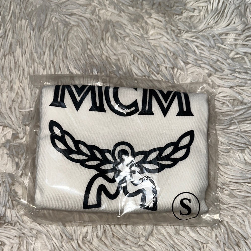 MCM Cream Storage Bag with Black Logo - Picture 3 of 4